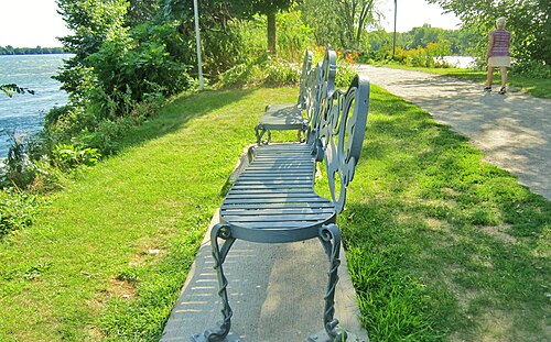Bel Endroit Pour Une Petite Halte Au Bord Des Rapides. - If You Need a Rest with a Nice View on the Rapids of Lachine, LaSalle