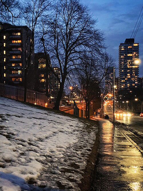 Yonge St Between St Clair and Davisville Avenue, Yonge-St.Clair