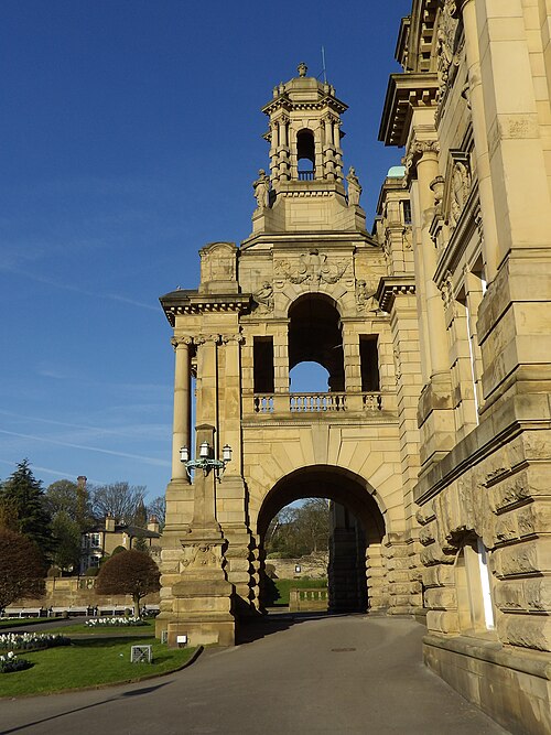Entrance to Cartwright Hall, Bradford Forster Square