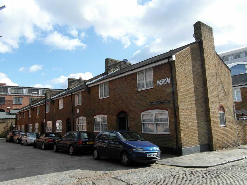 Cranford Cottages, Cranford