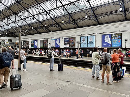 Busy Earl's Court Station, from Platforms 1 & 2, July 2022 26, Earl's Court