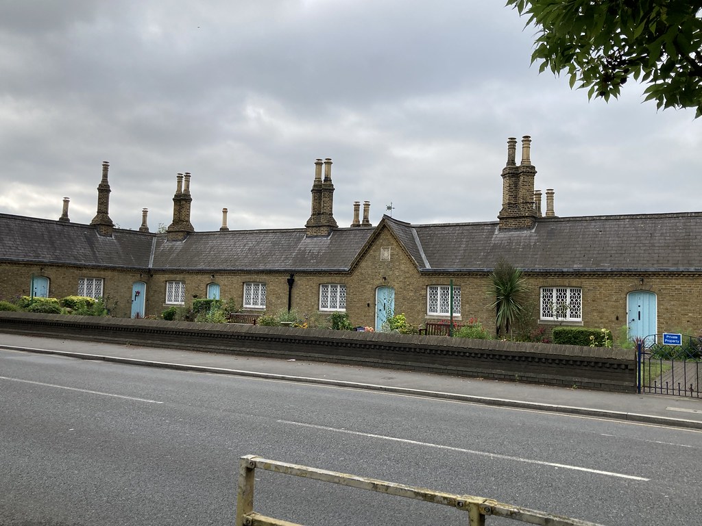Mary Tate's Cottages, Mitcham
