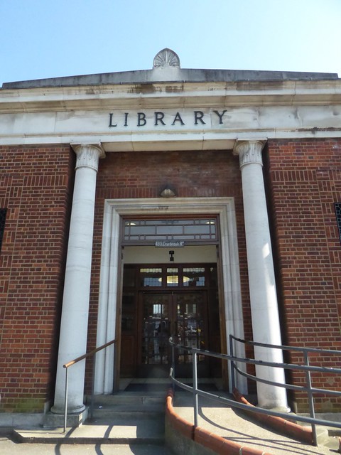 Gants Hill Library, Gants Hill