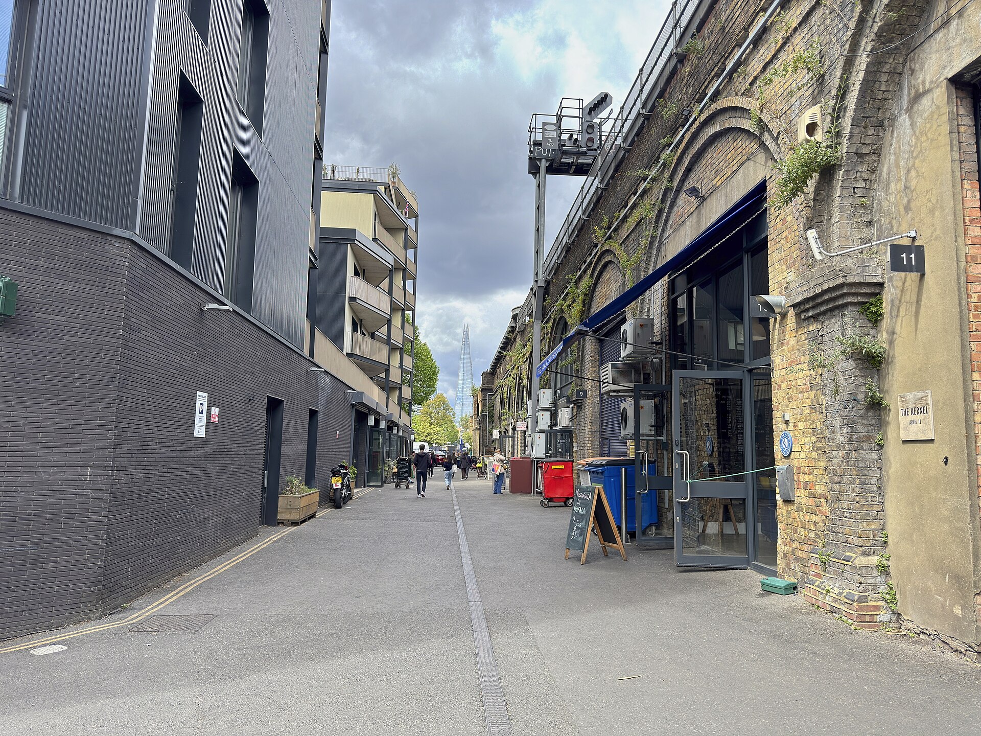 Alley Between Spa Road Terminus and Dockley Apartments - 2026-05-16, Bermondsey