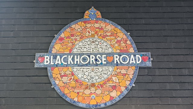 London Transport Roundel, Blackhorse Road