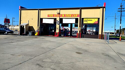 You Stay in Your Car - Oil Change Shop, Baton Rouge Louisiana, December 2024, Homewood