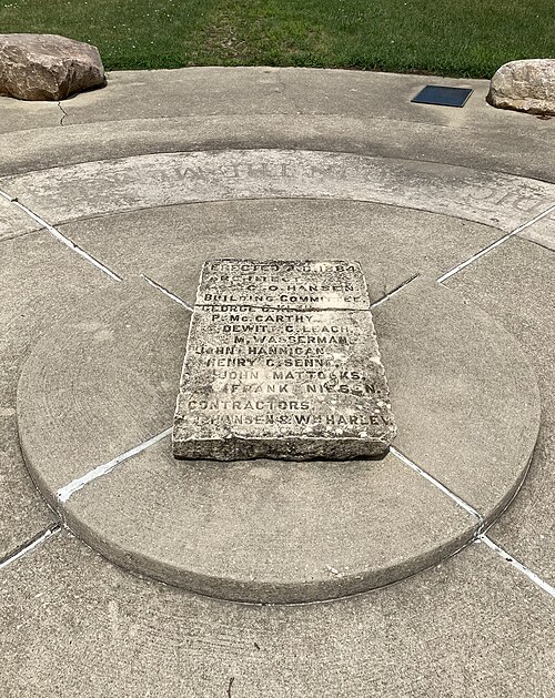 Read Dunning Memorial Park Stone Marker, Dunning