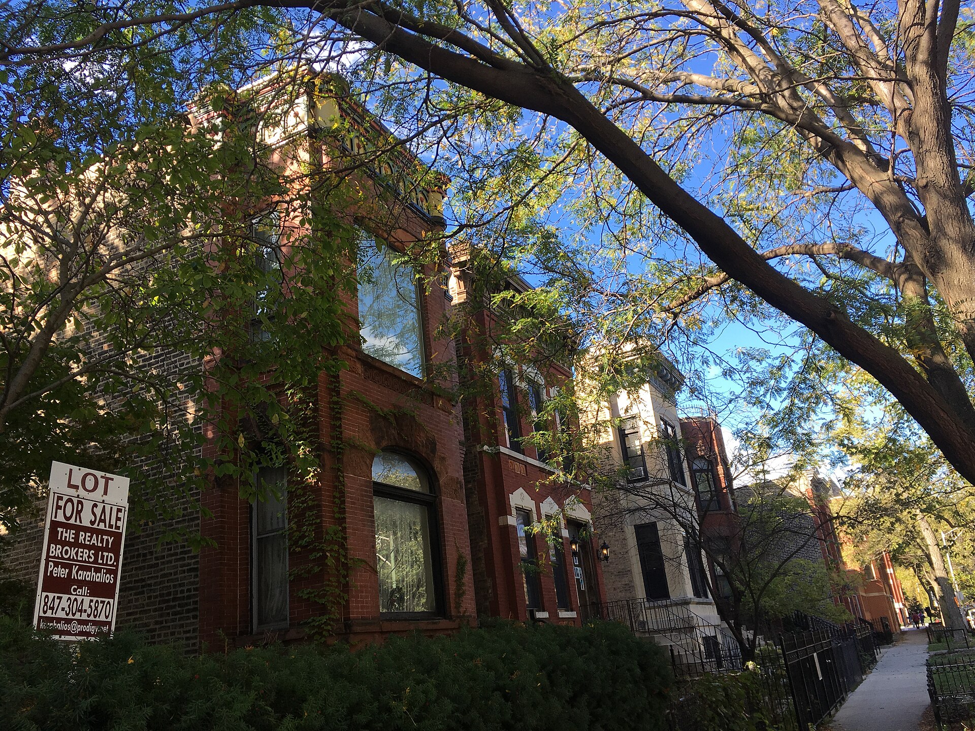 Rowhouses and Lot for Sale, West Town