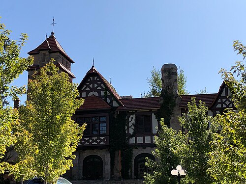 Richthofen Castle, Montclair