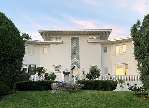 Shangri-La (House) (48767250303) (Cropped), Hilltop