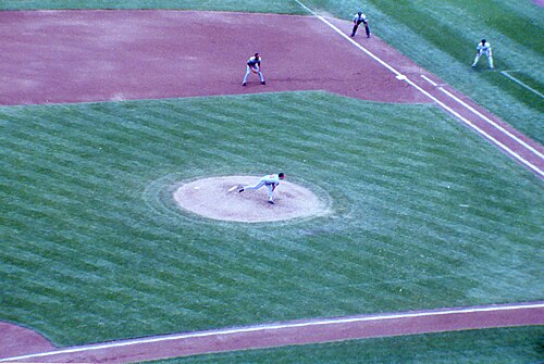 Greg Maddux Pitching, Sun Valley