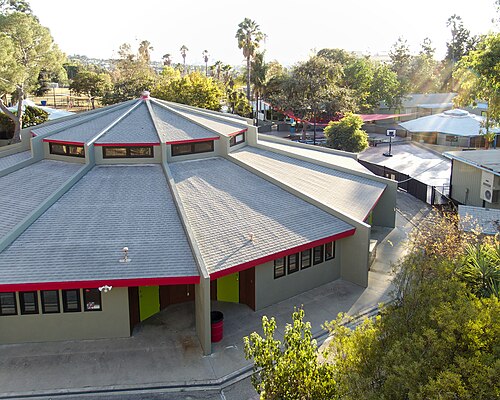 Midtown School Pavilion Buildings from North 2015-11-29, Los Feliz