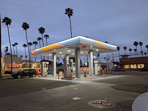 76 Gas Station - Roaming in the Gloaming, Wilmington