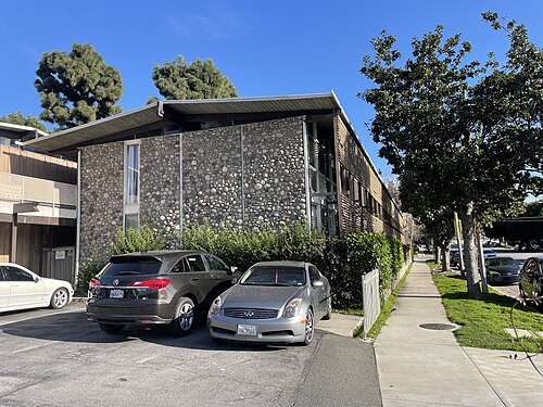Sepulveda Rose Apartments Side View, Palms