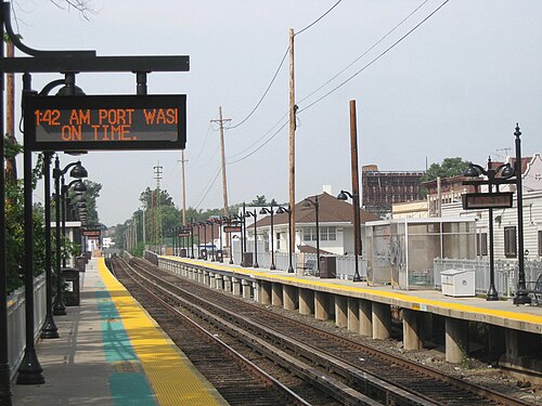 Broadway LIRR, Murray Hill-Broadway Flushing