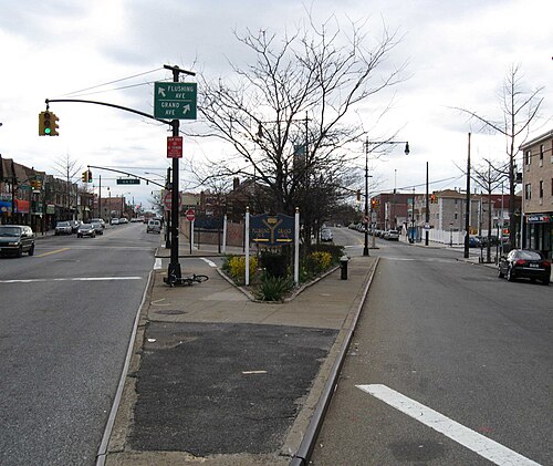 Flushing Avenue Head End in Maspeth, Maspeth