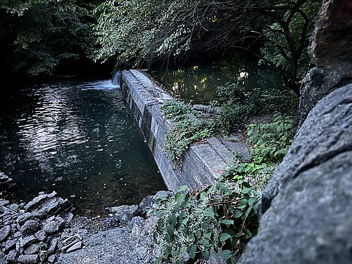 Dam on Cobbs Creek at Woodland Avenue 02, Clearview
