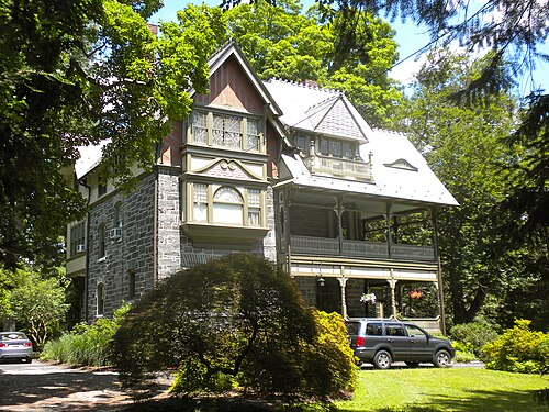 Chestnut Hill HD, Chestnut Hill
